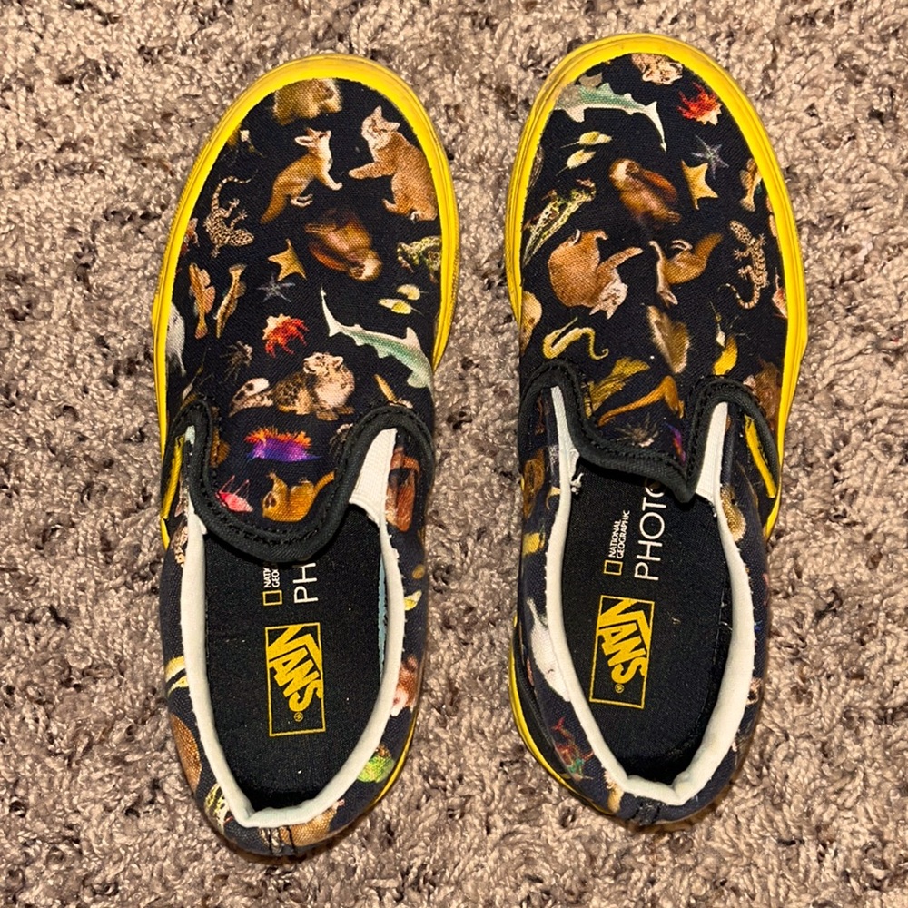 National Geographic vans with little animals on the Fabric